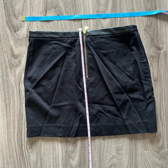 EUC Women’s Express Solid Black Mini Skirt - Picture 2 of 4